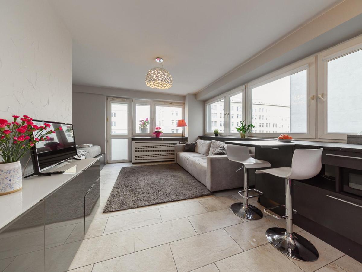 Apartment Metro Swietokrzyska Warsaw