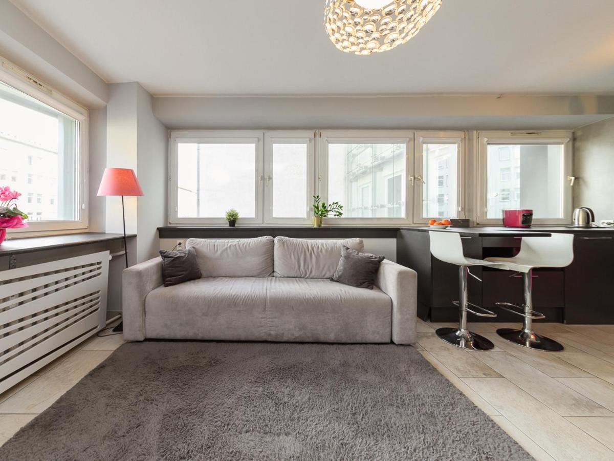 Metro Swietokrzyska Apartament *