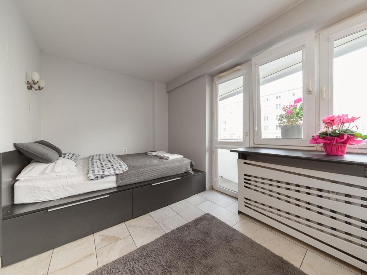 Metro Swietokrzyska Apartment Warsaw
